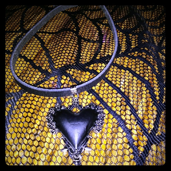 Gothic black heart choker - Picture 1 of 1